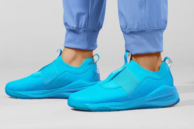 Vlekvrij werken: Hoe je bloed en Betadine makkelijk van je schoenen veegt
