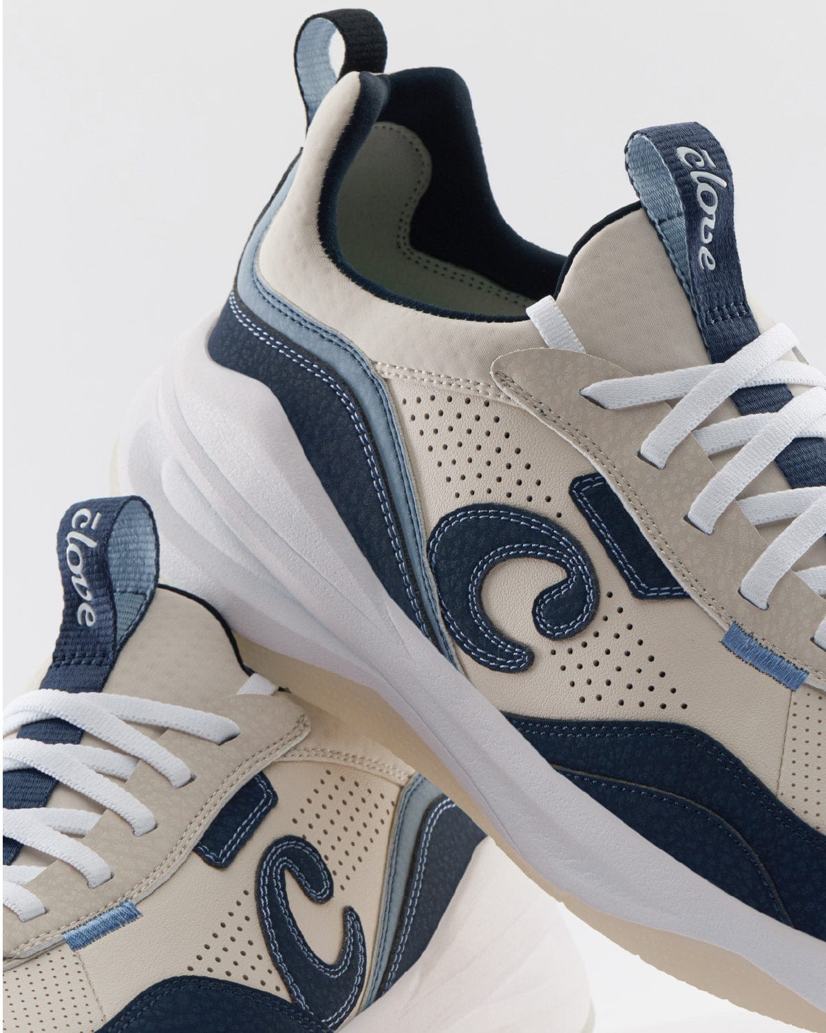CloveStrada-Sand_Navy05_Side_View_White_Background_Comfy_Clarino_Material