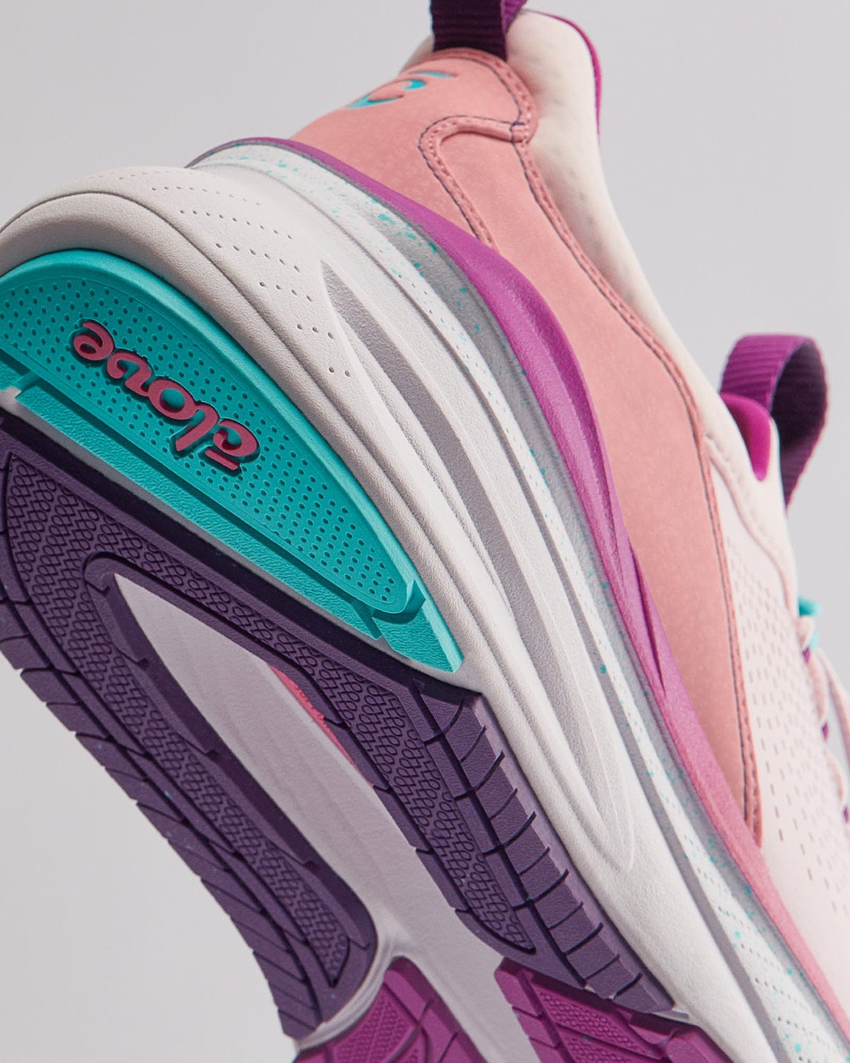 Forte-Light-Pink-Violet-White_Profile_Clove_Zoomed_Colours_Grippy_Clarino