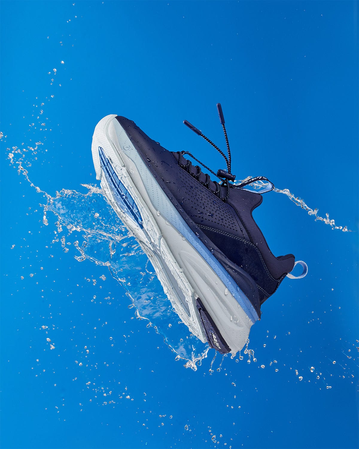 forte-navy-Waterproof_Waterdrops_Blue_Background_Clarino_Material
