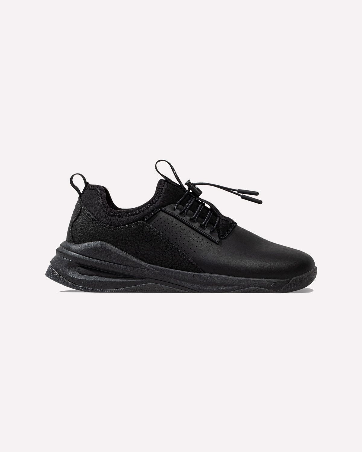 Classic_All_Black_Side_View_White_Background_Clarino_Material_Gripfull