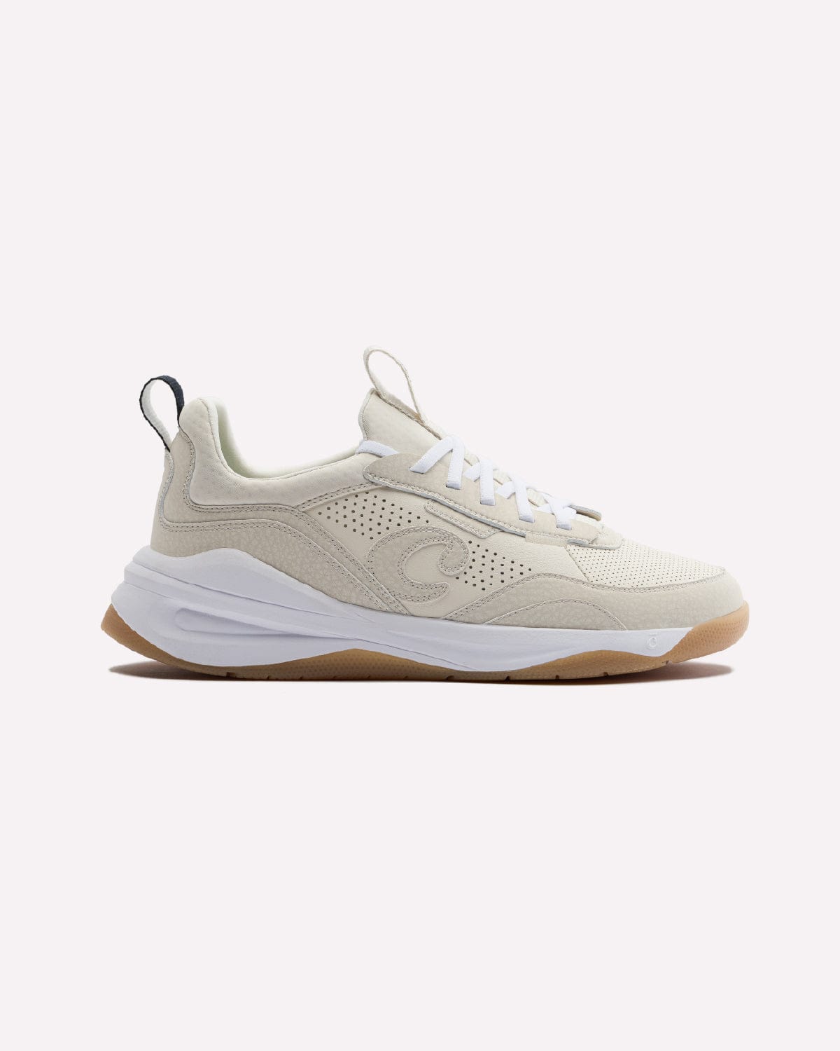 CloveStrada-Sand-White-Gum01_Desktop_Side_View